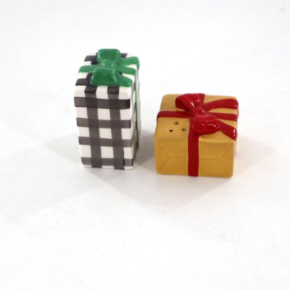 Hallmark Ceramic‎ Present Salt & Pepper Shakers Gifts Festive Christmas Holiday - Picture 5 of 5